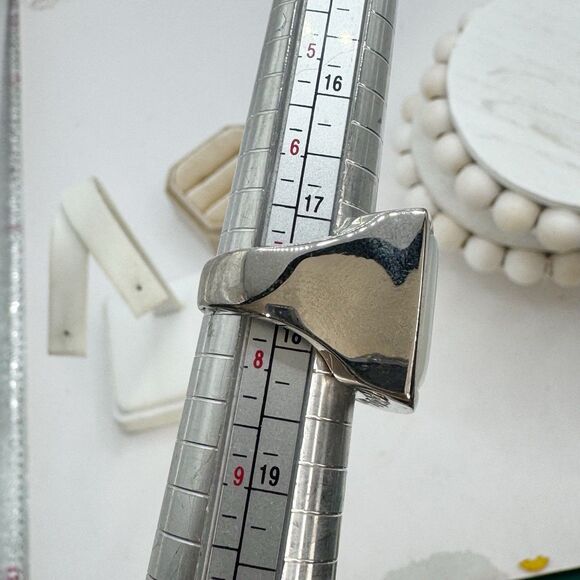 Mother Of Pearl Large Chunky Square Silver Tone Ring Size 7 - Picture 8 of 8